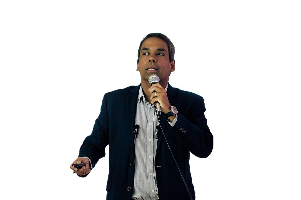 Dr. Paulo Roberto Souza apresentando dados